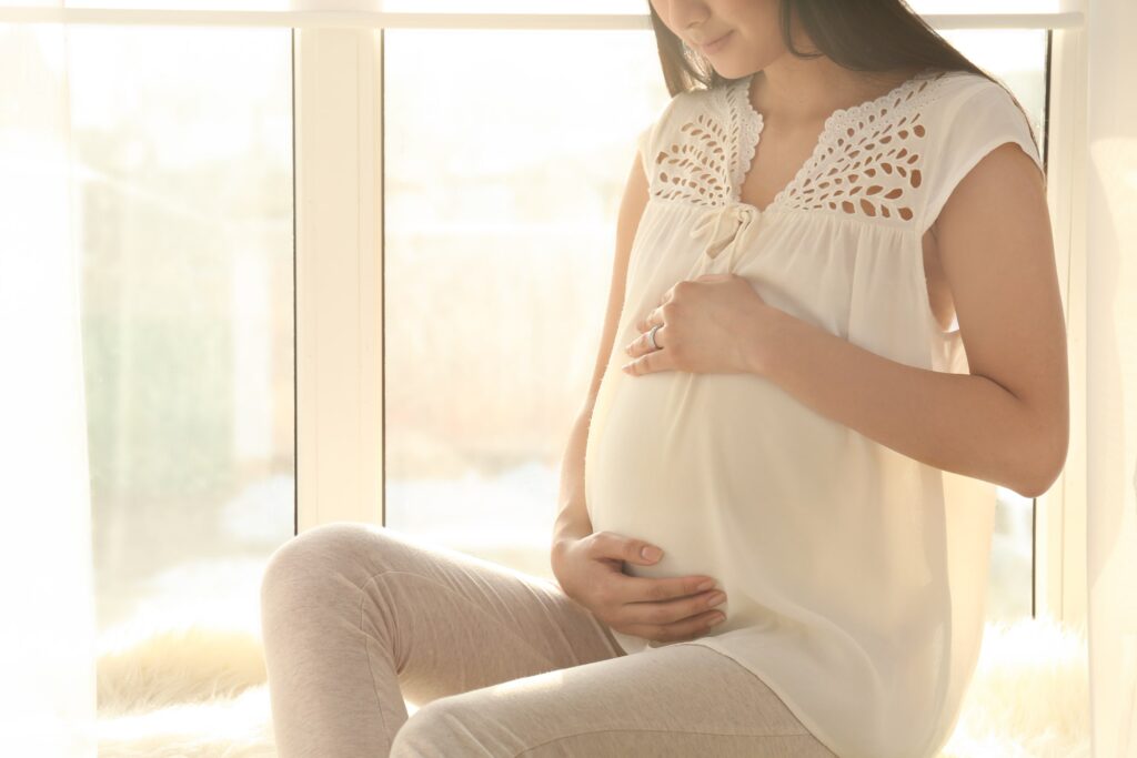 Tips For Wearing Non-Maternity Clothes When Pregnant